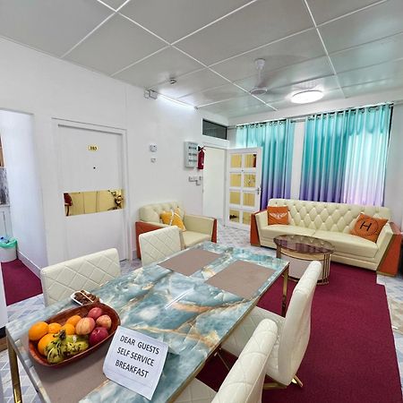 Ontrack Travel Apartamento Malé Exterior foto