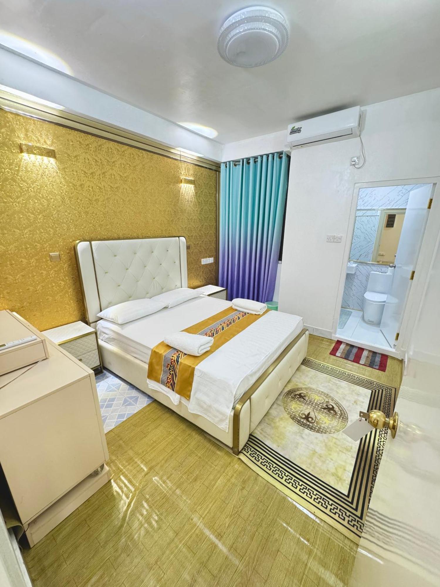 Ontrack Travel Apartamento Malé Exterior foto
